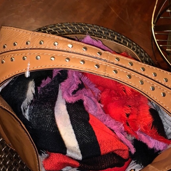 Michael Kors Astor Studded hobo bag (medium) - Picture 5 of 16